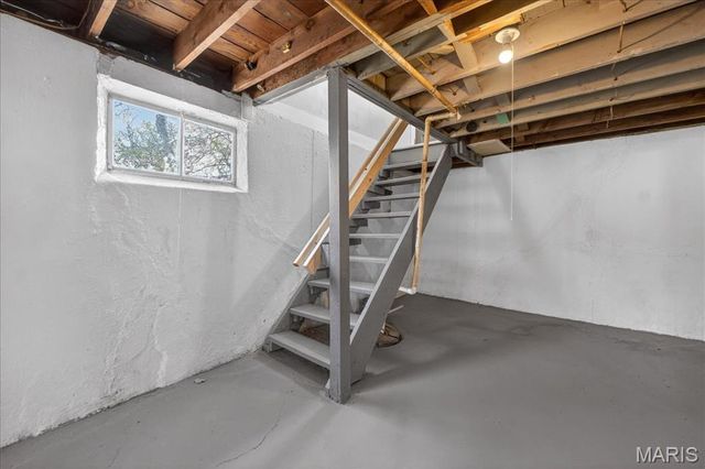 5662 Parchester Drive, Ferguson, MO 63121