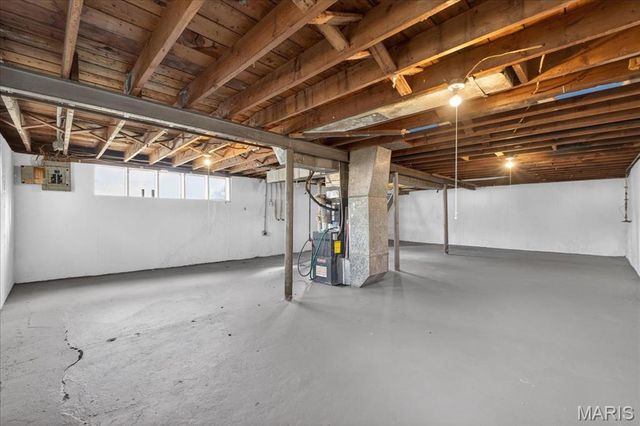 5662 Parchester Drive, Ferguson, MO 63121