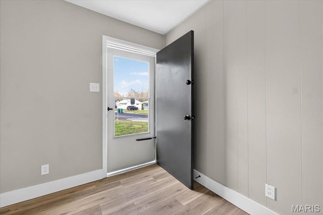 5662 Parchester Drive, Ferguson, MO 63121