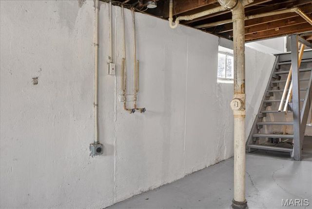 5662 Parchester Drive, Ferguson, MO 63121