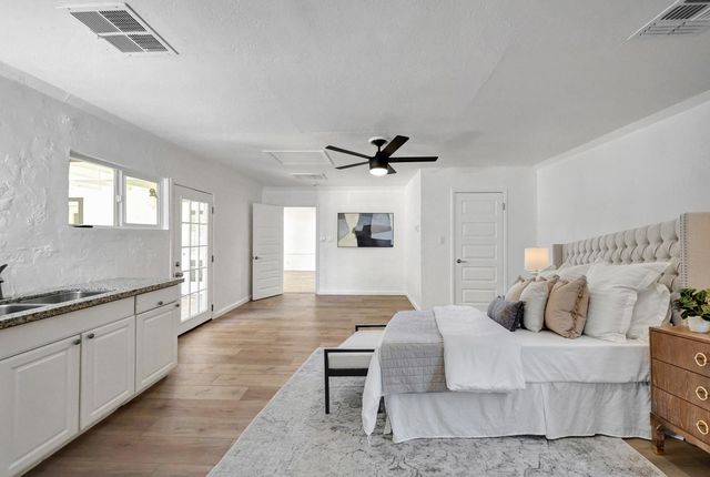 224 W Glenrosa Avenue, Phoenix, AZ 85013