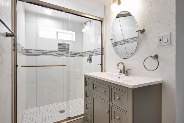 224 W Glenrosa Avenue, Phoenix, AZ 85013