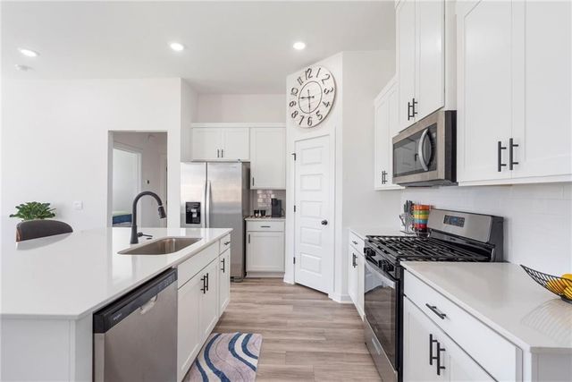 306 N Anser Bend, Farmington, AR 72730