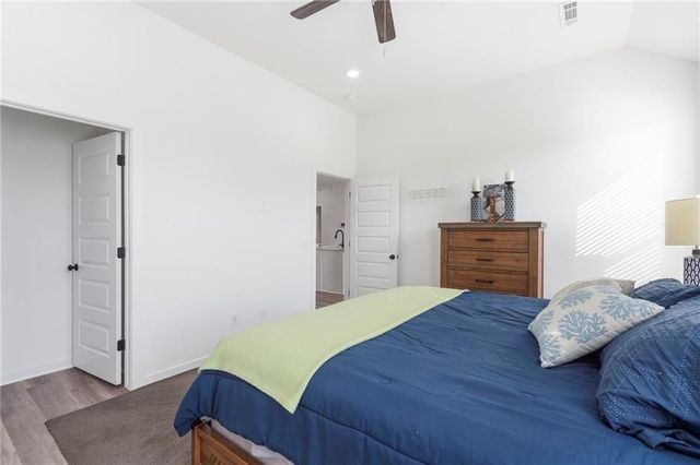 306 N Anser Bend, Farmington, AR 72730