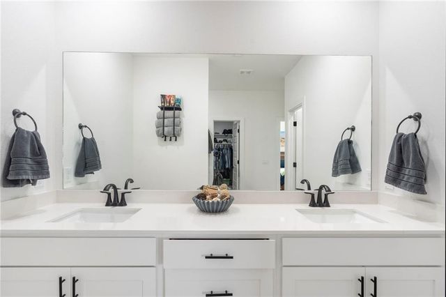 306 N Anser Bend, Farmington, AR 72730