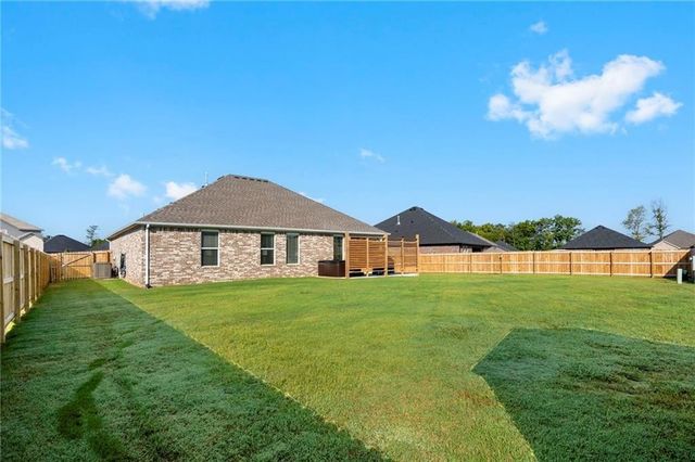 306 N Anser Bend, Farmington, AR 72730