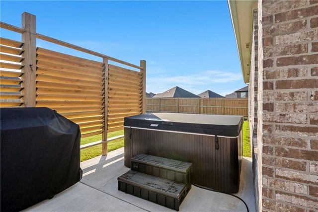 306 N Anser Bend, Farmington, AR 72730