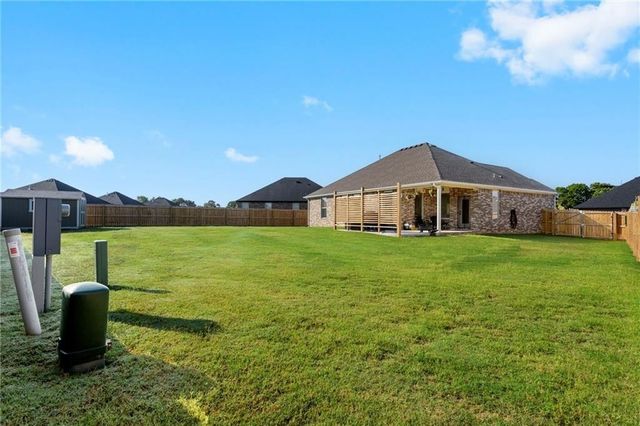 306 N Anser Bend, Farmington, AR 72730