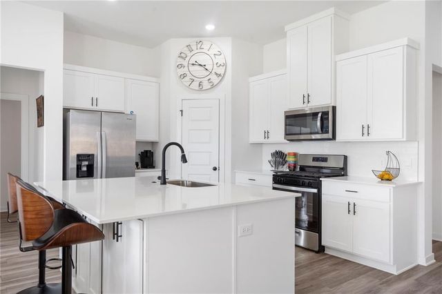 306 N Anser Bend, Farmington, AR 72730