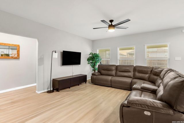 3200 Broad View, Seguin, TX 78155