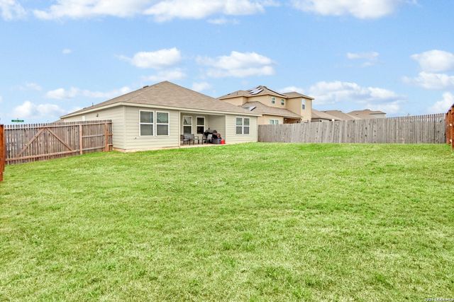 3200 Broad View, Seguin, TX 78155