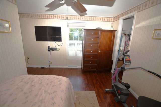 556 Center Hill, Plum Boro, PA 15239