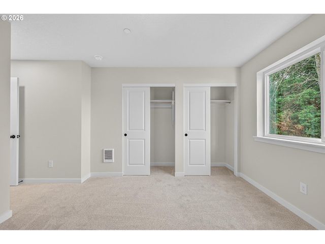 9267 E Burnside St, Portland, OR 97216