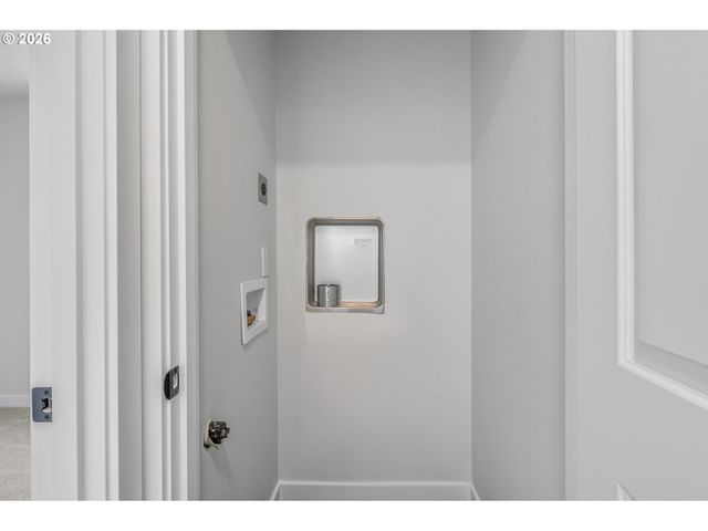 9267 E Burnside St, Portland, OR 97216