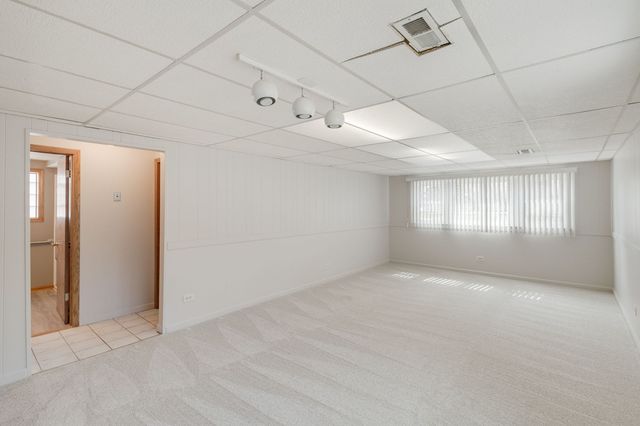 6743 W 89th Place, Oak Lawn, IL 60453