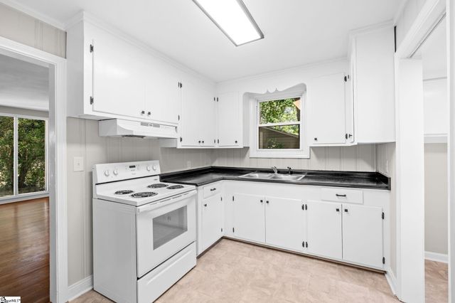 12 Merlocke Drive, Greenville, SC 29607