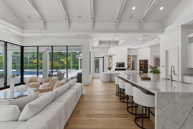 14699 Black Bear Road, Palm Beach Gardens, FL 33418