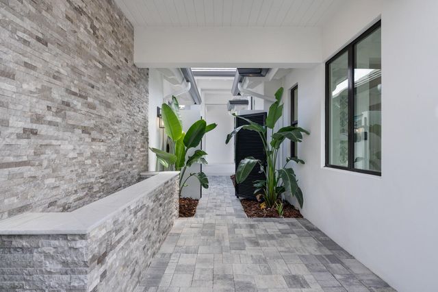 14699 Black Bear Road, Palm Beach Gardens, FL 33418