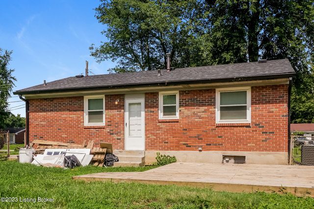 7415 Hallmark Dr, Louisville, KY 40258