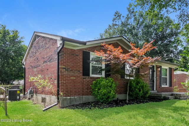 7415 Hallmark Dr, Louisville, KY 40258