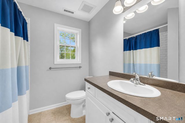 124 Pine Hill Avenue, Stamford, CT 06906