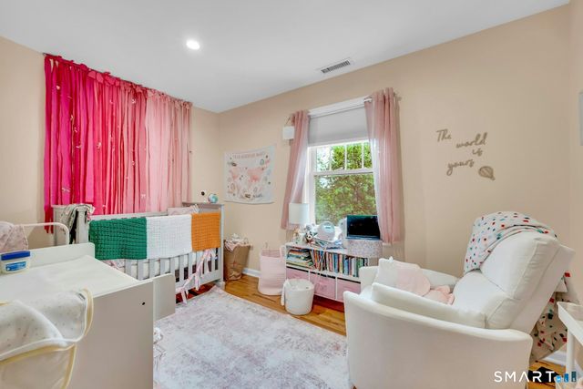 124 Pine Hill Avenue, Stamford, CT 06906