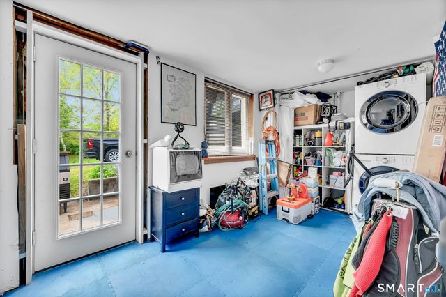 124 Pine Hill Avenue, Stamford, CT 06906