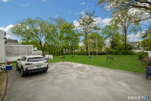 124 Pine Hill Avenue, Stamford, CT 06906