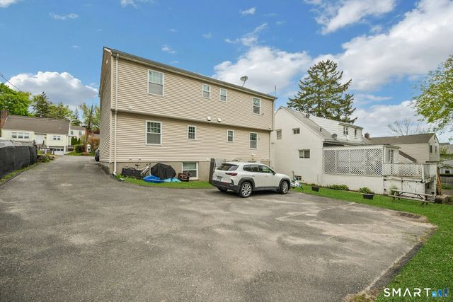 124 Pine Hill Avenue, Stamford, CT 06906