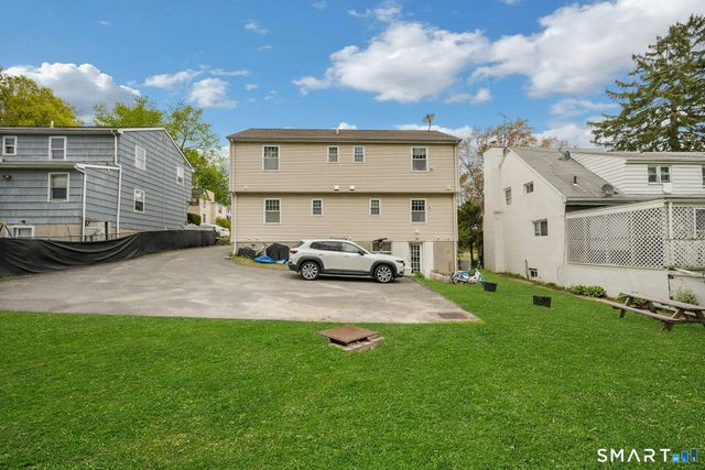 124 Pine Hill Avenue, Stamford, CT 06906