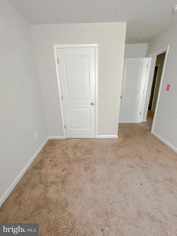 131 CRAMSFORD ST, Falling Waters, WV 25419