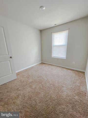 131 CRAMSFORD ST, Falling Waters, WV 25419