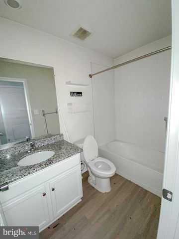 131 CRAMSFORD ST, Falling Waters, WV 25419
