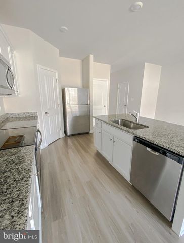 131 CRAMSFORD ST, Falling Waters, WV 25419