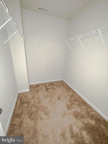 131 CRAMSFORD ST, Falling Waters, WV 25419