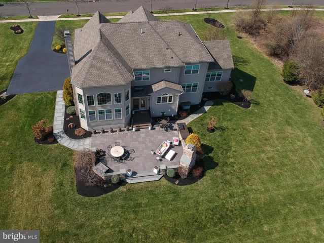 5800 NASH DR, Pipersville, PA 18947