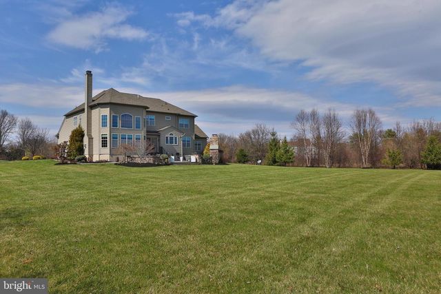 5800 NASH DR, Pipersville, PA 18947