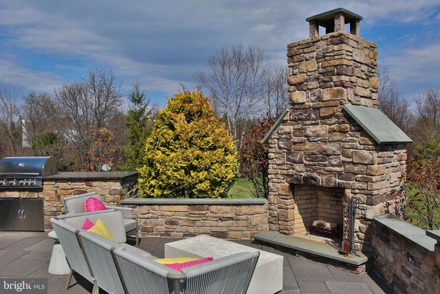 5800 NASH DR, Pipersville, PA 18947