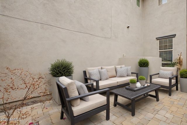 15918 S 11TH Way, Phoenix, AZ 85048