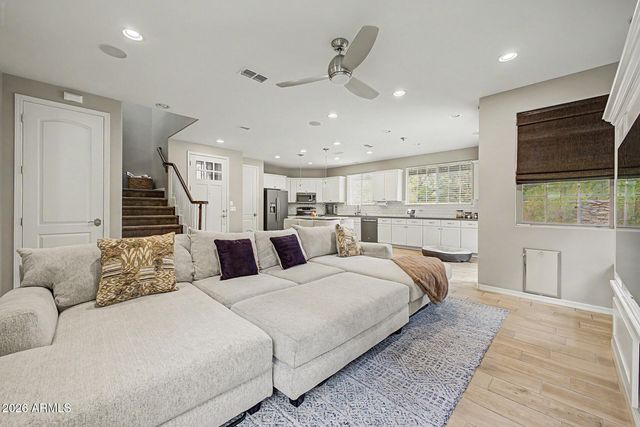 15918 S 11TH Way, Phoenix, AZ 85048