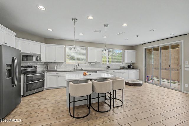 15918 S 11TH Way, Phoenix, AZ 85048