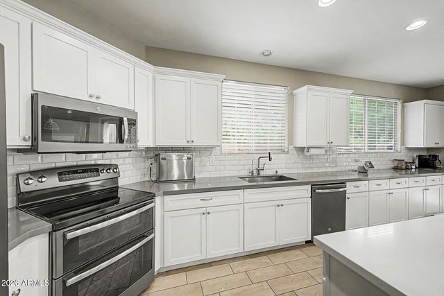 15918 S 11TH Way, Phoenix, AZ 85048