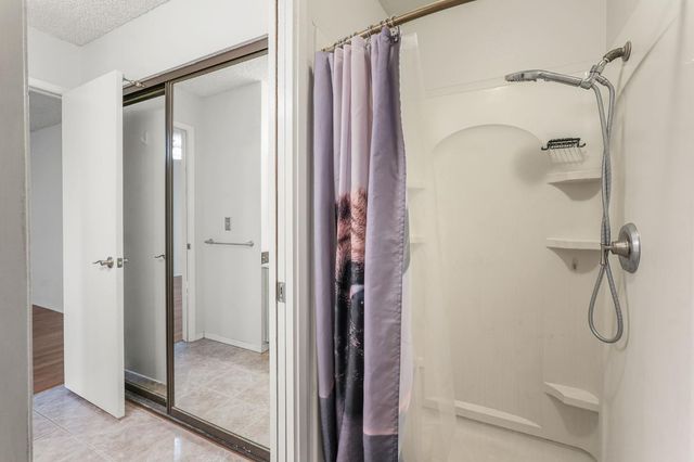 6605 Vierna Ct, Citrus Heights, CA 95621