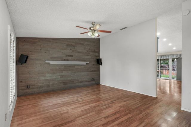 6605 Vierna Ct, Citrus Heights, CA 95621