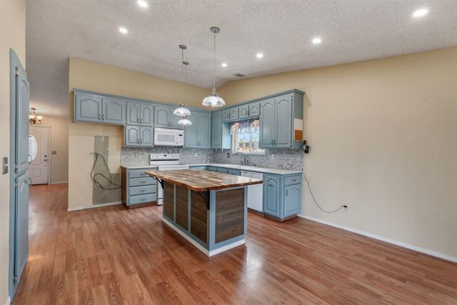 6605 Vierna Ct, Citrus Heights, CA 95621