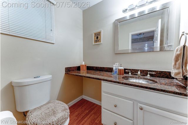 5666 Drake Hollow Drive E, West Bloomfield Charter Township, MI 48322