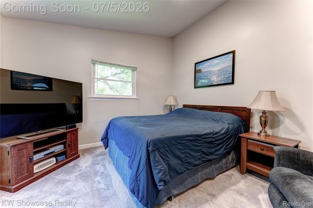 5666 Drake Hollow Drive E, West Bloomfield Charter Township, MI 48322