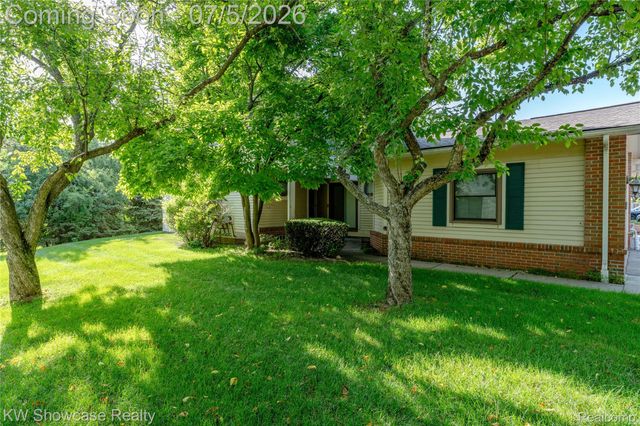 5666 Drake Hollow Drive E, West Bloomfield Charter Township, MI 48322