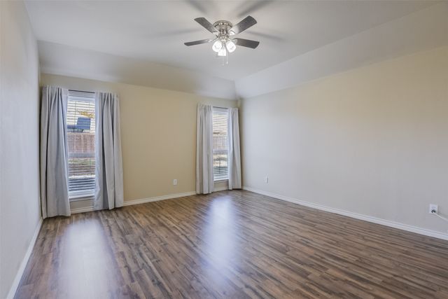 221 Wolf Drive, Forney, TX 75126