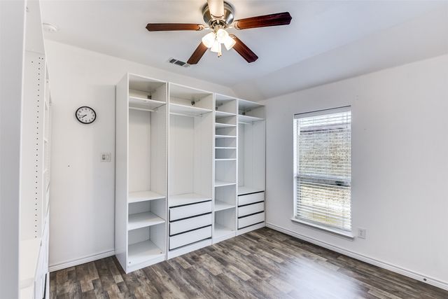 221 Wolf Drive, Forney, TX 75126